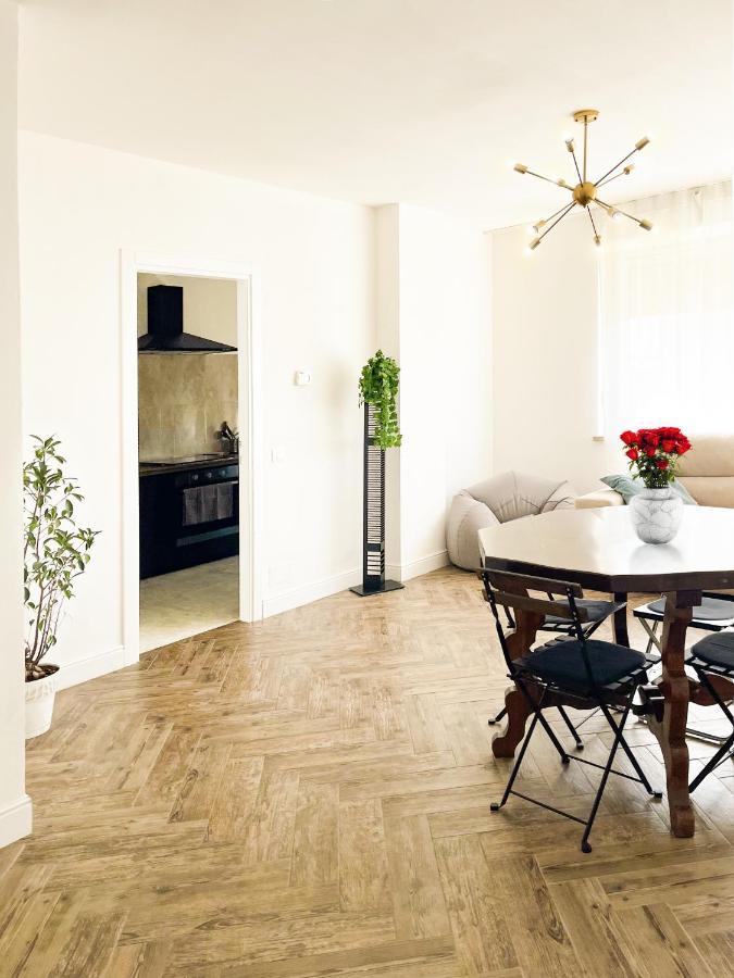 Suitesflores - Bright And Cozy Apartment In Verona Exterior foto